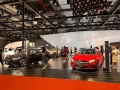 奔驰2023年在国内交付新车76.5万辆，高端豪华细分市场增长超20%，今年有15款新车